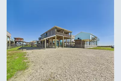 842 Main Street, Crystal Beach, TX 77650 - Photo 4