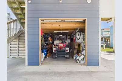 842 Main Street, Crystal Beach, TX 77650 - Photo 10