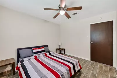 13629 Lynnwood Lane, Sugar Land, TX 77498 - Photo 30