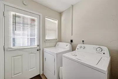 13629 Lynnwood Lane, Sugar Land, TX 77498 - Photo 22