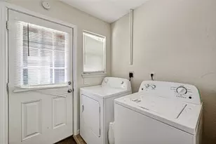 13629 Lynnwood Ln, Sugar Land, TX 77498 - Photo 22