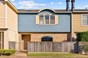 10715 Sandpiper Dr, Houston, TX 77096 - Photo 1