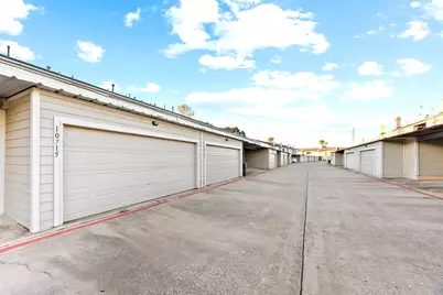 10715 Sandpiper Drive, Houston, TX 77096 - Photo 40