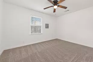 1719 W Sealy St, Alvin, TX 77511 - Photo 28