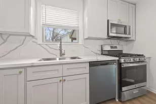 1719 W Sealy St, Alvin, TX 77511 - Photo 16