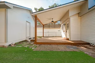 1719 W Sealy St, Alvin, TX 77511 - Photo 44