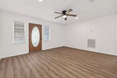 1719 W Sealy Street, Alvin, TX 77511 - Photo 10