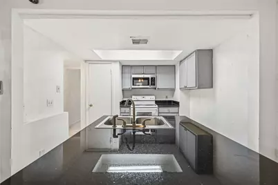 8456 Leawood Boulevard, Houston, TX 77072 - Photo 6