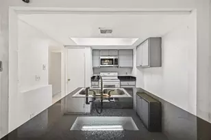 8456 Leawood Blvd, Houston, TX 77072 - Photo 6