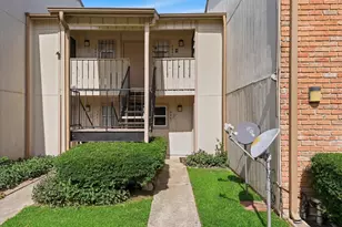 5667 Birchmont Dr, Houston, TX 77091 - Photo 2