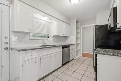 1502 15th Avenue N, Texas City, TX 77590 - Photo 6