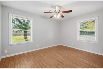 1502 15th Avenue N, Texas City, TX 77590 - Photo 16