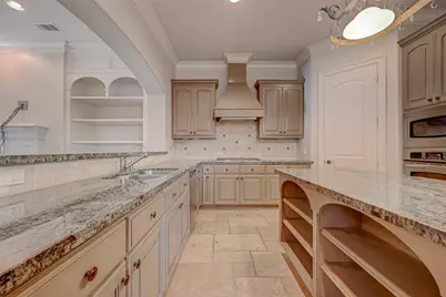 7619 Pine Ridge Terrace Road, Houston, TX 77081 - Photo 10