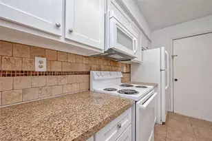 8299 Cambridge St, Houston, TX 77054 - Photo 12