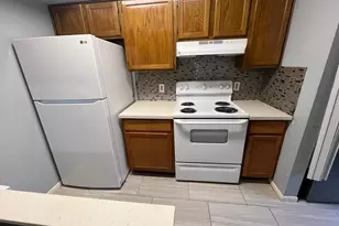 17401 Red Oak Dr, Houston, TX 77090 - Photo 4