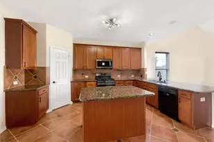 7 Huntington Bend Dr, Manvel, TX 77578 - Photo 2