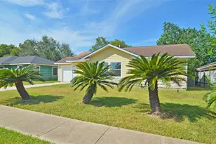 1131 Globe St, Houston, TX 77034 - Photo 2