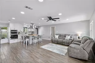 126 Magnolia Point Dr, Houston, TX 77336 - Photo 12