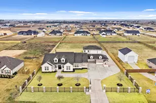 11026 Moonlight Dr, Needville, TX 77461 - Photo 2