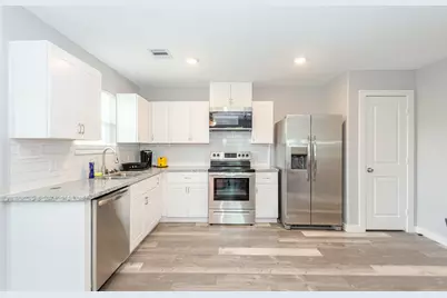 618 Maple Way #A-B, Houston, TX 77015 - Photo 6