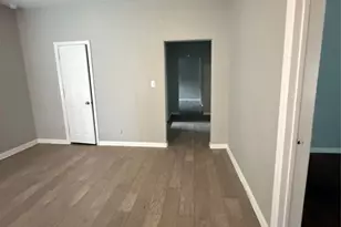 606 W 6th St, Freeport, TX 77541 - Photo 2