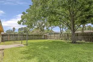 1105 E Brown Ln, Deer Park, TX 77536 - Photo 2