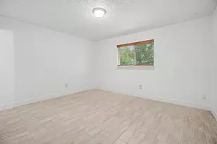 1105 E Brown Ln, Deer Park, TX 77536 - Photo 4