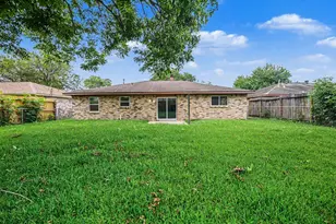 1105 E Brown Ln, Deer Park, TX 77536 - Photo 12