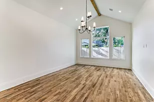 1050 W 42nd St, Houston, TX 77018 - Photo 14