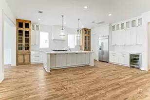 1050 W 42nd St, Houston, TX 77018 - Photo 8