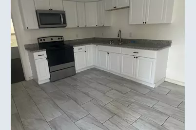 726 W 6th Street, Freeport, TX 77541 - Photo 2