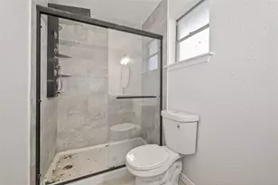 16235 La Terra Dr, Houston, TX 77083 - Photo 18