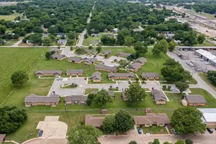 1002 SE Martin Luther King Dr, Smithville, TX 78957 - Photo 4