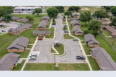1002 SE Martin Luther King Drive, Smithville, TX 78957 - Photo 2