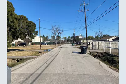 3147 Golfcrest Boulevard, Houston, TX 77087 - Photo 22