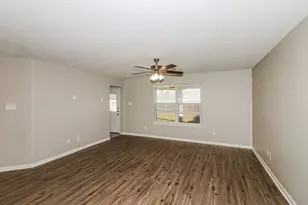 2131 Golden Topaz Dr, Rosharon, TX 77583 - Photo 4