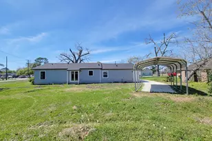 413 S Market St, Brazoria, TX 77422 - Photo 30
