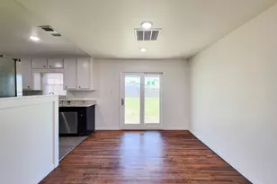413 S Market St, Brazoria, TX 77422 - Photo 4