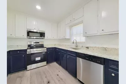413 S Market Street, Brazoria, TX 77422 - Photo 12