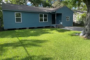 8166 Oak Knoll Ln, Houston, TX 77028 - Photo 10