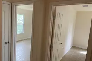 8166 Oak Knoll Ln, Houston, TX 77028 - Photo 6