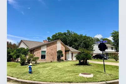11703 Seawood Drive, Houston, TX 77089 - Photo 2