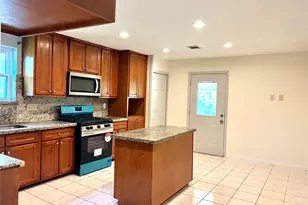 11703 Seawood Dr, Houston, TX 77089 - Photo 8