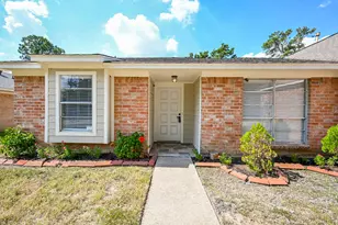 23019 Bridgewater Dr, Houston, TX 77373 - Photo 2