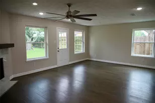 306 Maple Leaf St, League City, TX 77573 - Photo 10