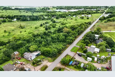 1011 County Road 129, Alvin, TX 77511 - Photo 22