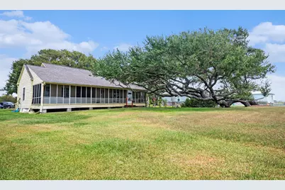 7414 Ocean Drive, Beach City, TX 77523 - Photo 8