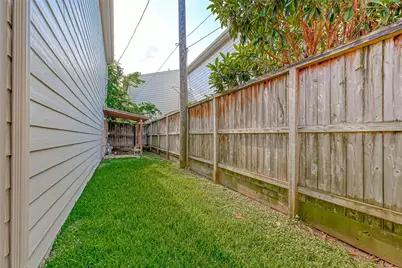 9701 Marlive Lane, Houston, TX 77025 - Photo 22
