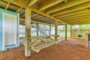 1004 20th St, Dickinson, TX 77539 - Photo 14