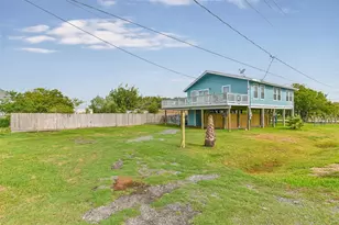 1004 20th St, Dickinson, TX 77539 - Photo 1